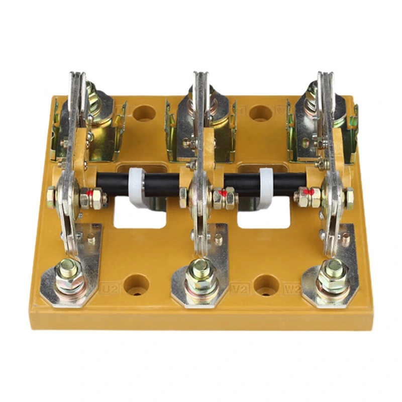 4-полюсний ізолятор на 100 А